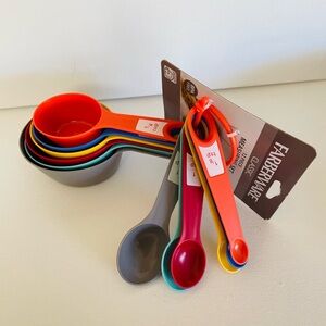 NWT 12 Pc Oval Farberware measuring Cups & Spoons